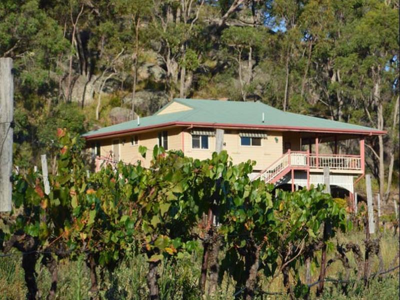 Sancerre Estate Bed & Breakfast Ballandean Exterior photo